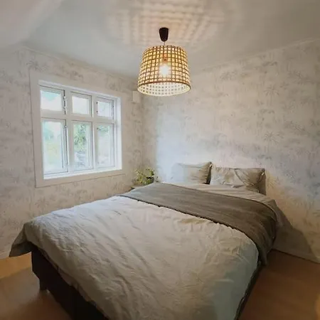 Charming House In With Free Parking * Ulsteinvik