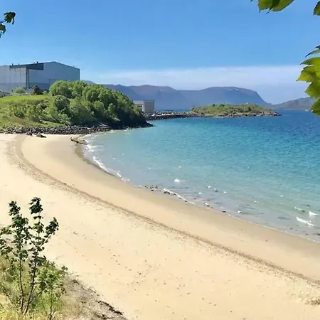 Charming House In With Free Parking * Ulsteinvik