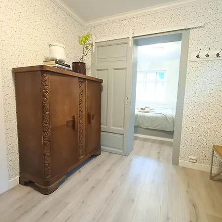 Charming House In With Free Parking Holiday home *