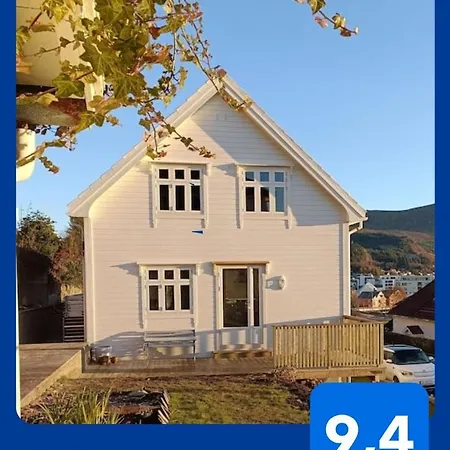 Bellahuset 1914 - Sentrum Ulsteinvik